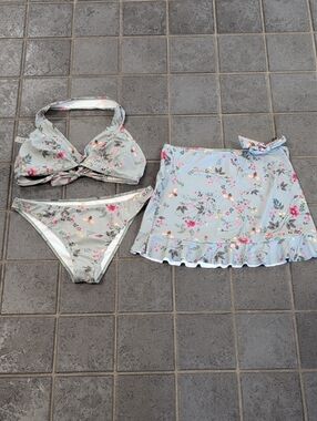 Women's Size Large Swim Set